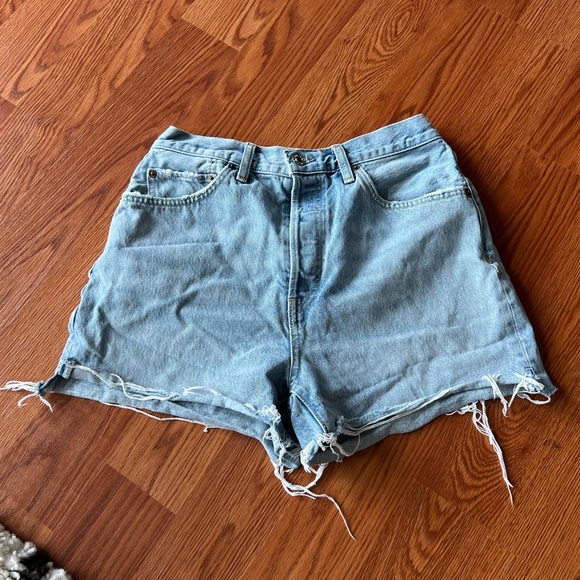 RE/DONE 50’s Cutoff Shorts in Faded Vintage Indigo - Picture 3 of 6